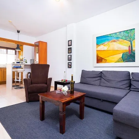 El Boticari By Aguilarent