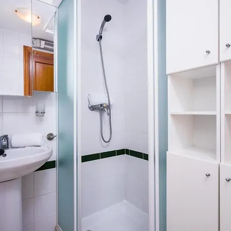 El Boticari By Aguilarent * Denia